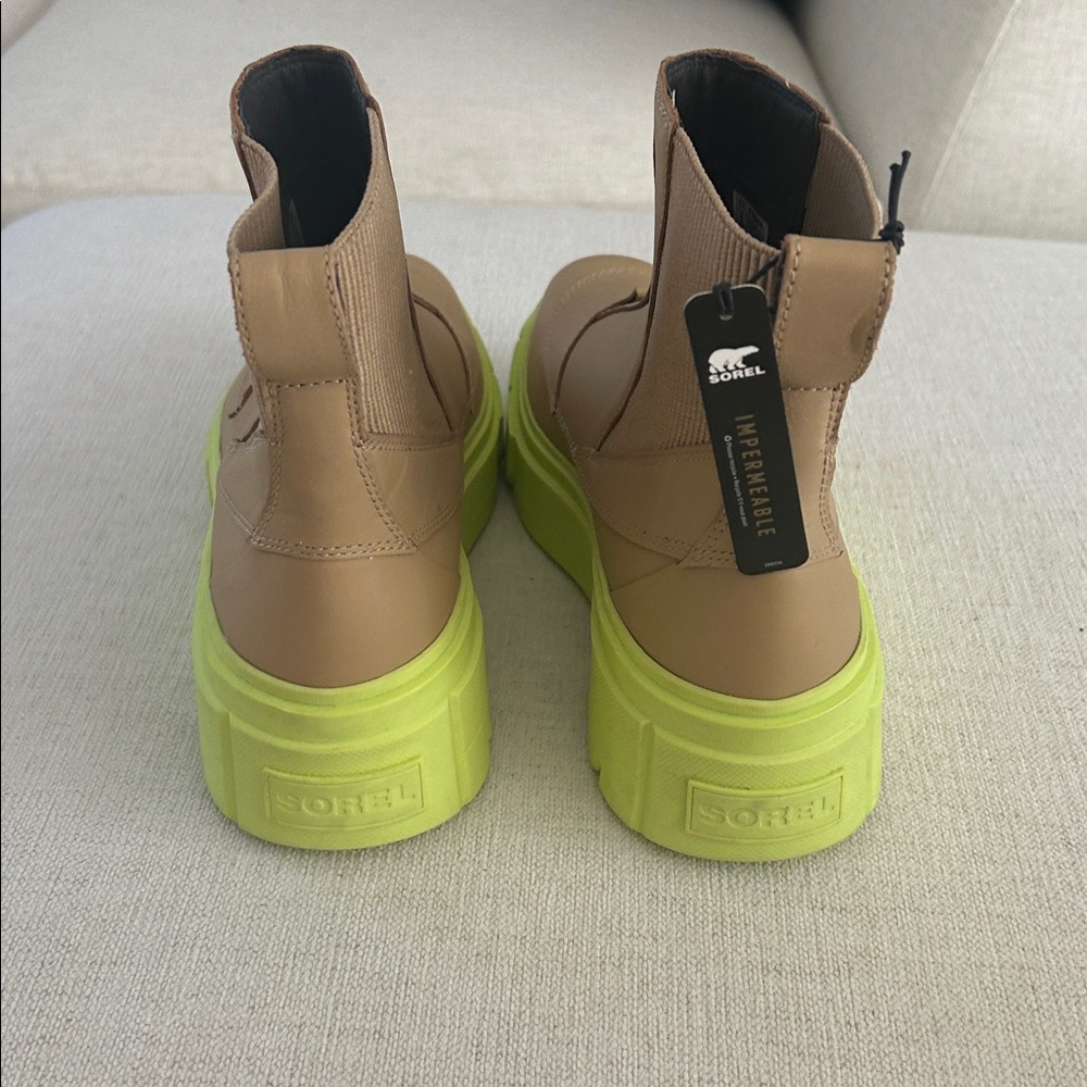 SOREL Women's Caribou™ X Boot Chelsea, Beige/Green, Size 11, NWT no box, display - Picture 6 of 12